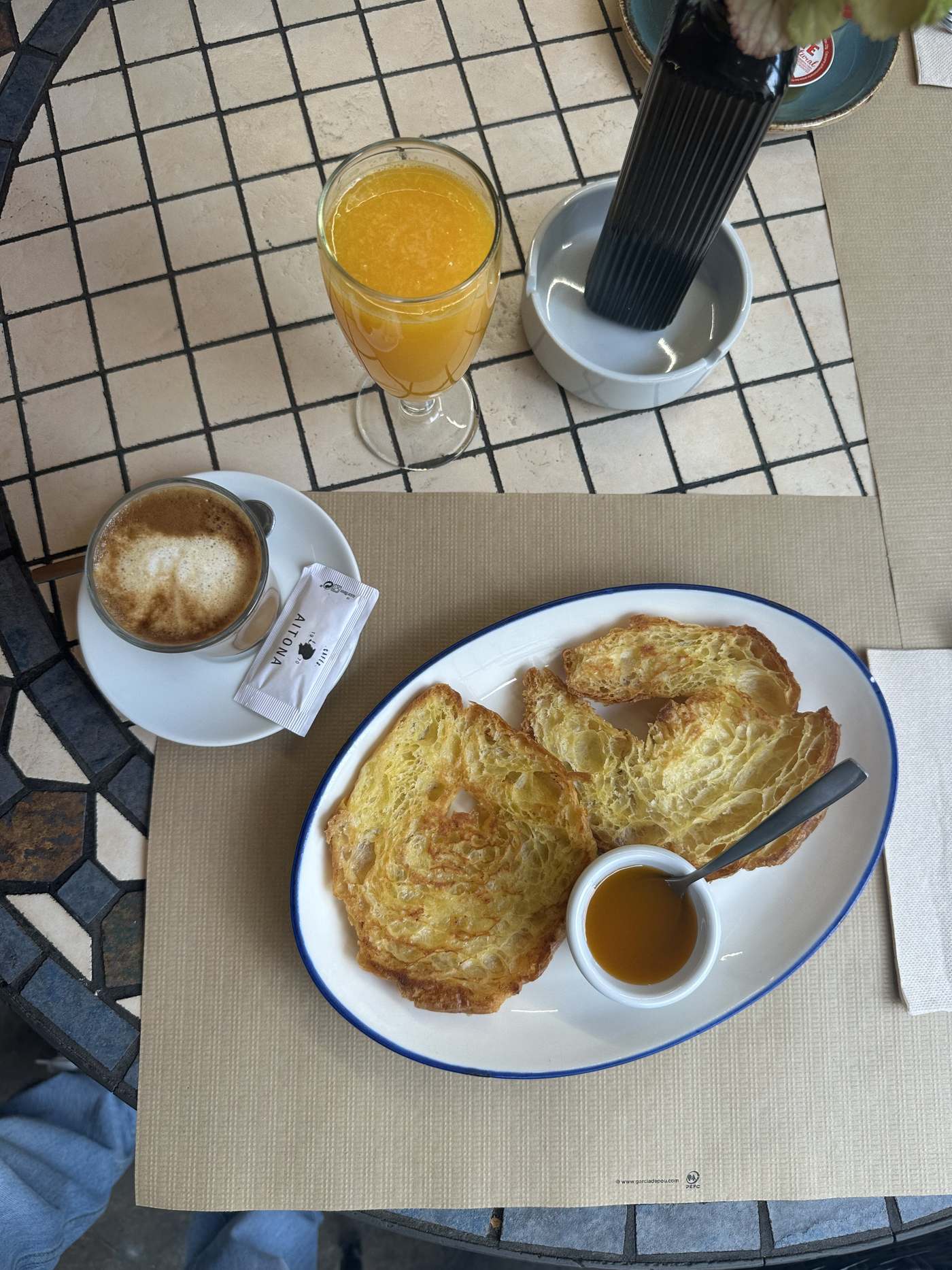 Cruasán con miel del Hotel Palacete
