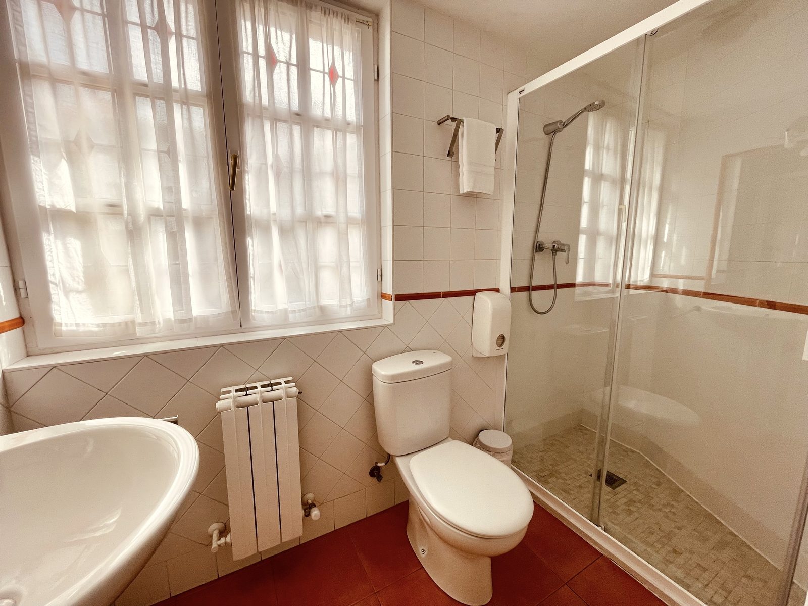 Habitación doble con vistas a la parte vieja de Hondarribia