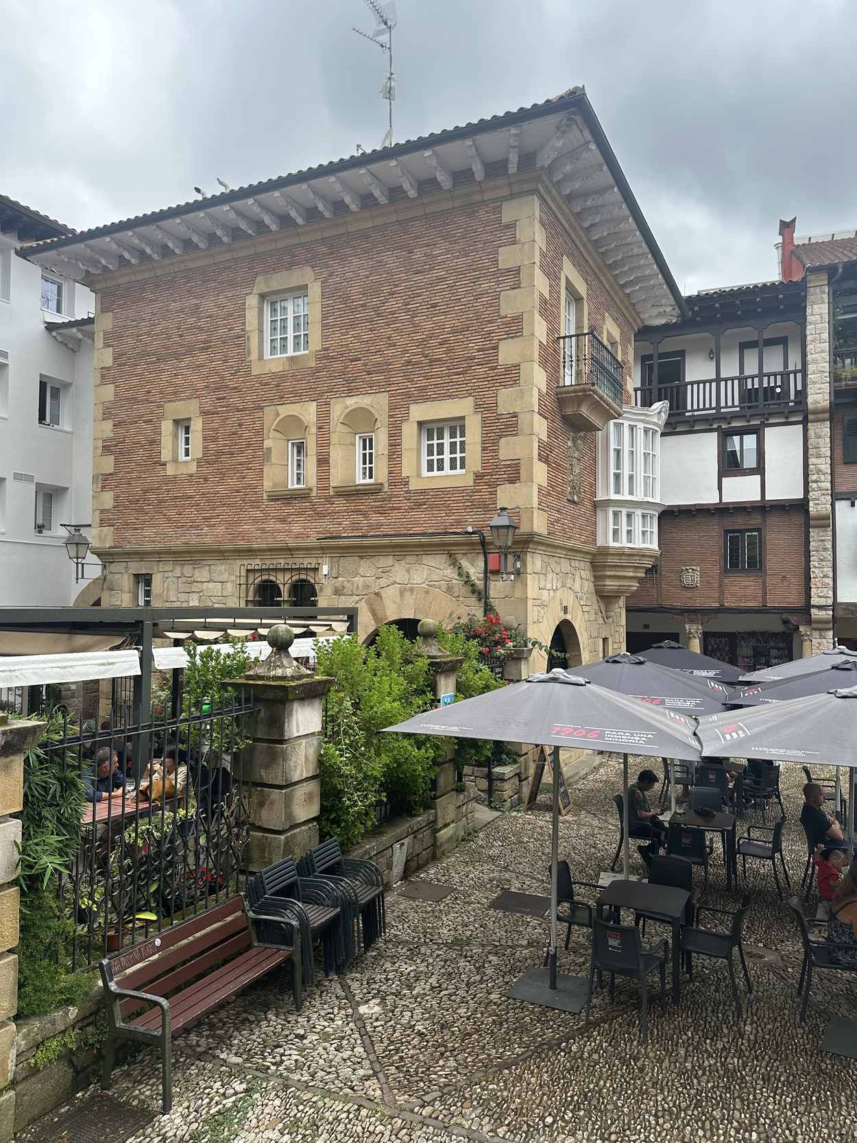 Terraza del Hotel Palacete desde la plaza de Gipuzkoa