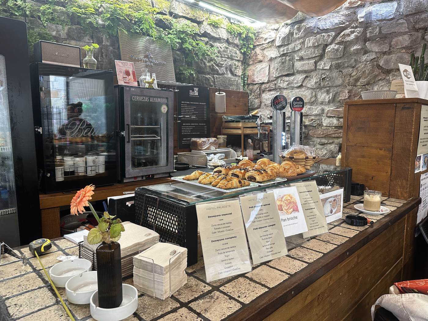 Barra de desayunos del Hotel Palacete