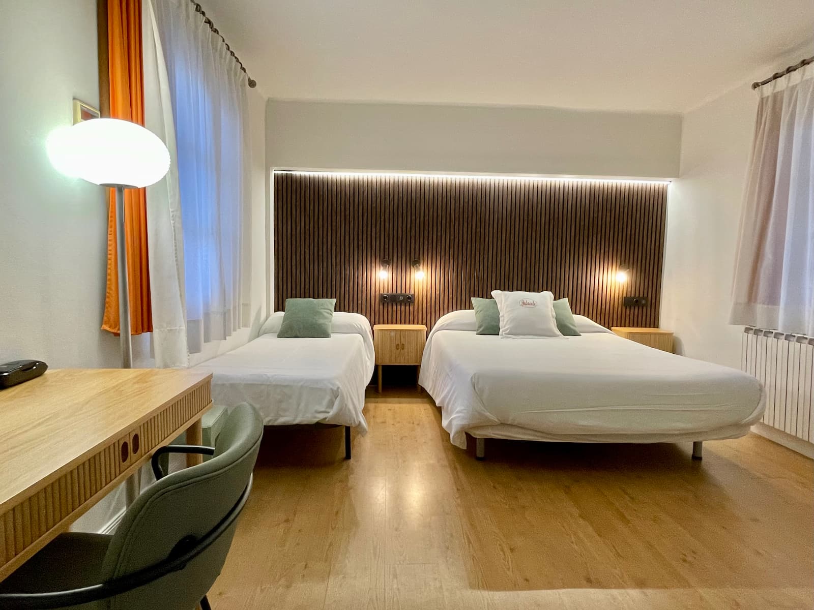 Habitación triple del Hotel Palacete